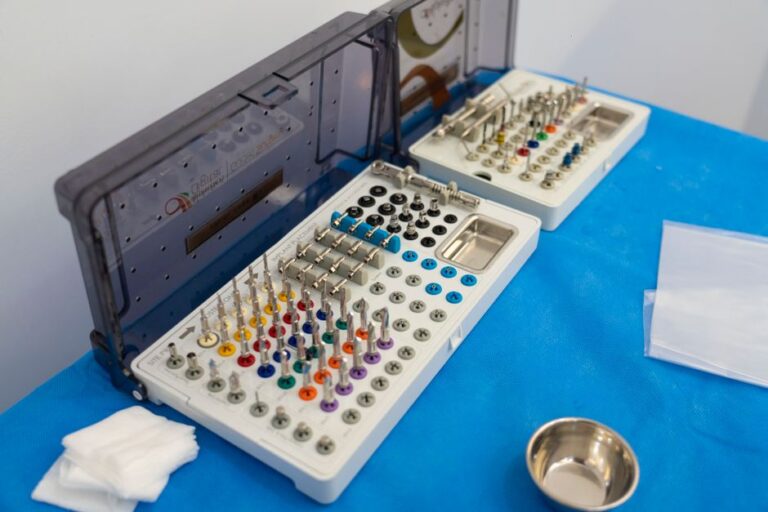 implantes dentales precio